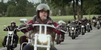 Screenshot: Ein Hells Angel unter Brüdern