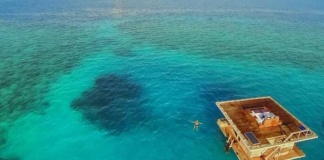 Paradiesisch: Das Unterwasserzimmer bietet einen weiten Blick auf den Indischen Ozean.