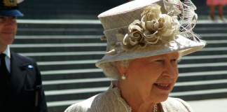 Königin Elizabeth II. verdient kräftig am Immobilien-Boom