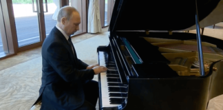 Wladimir Putin Klavier