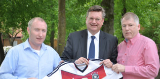 Oliver Wolf mit neuem Schirmherr und DFB Präsident Reinhard Grindel und Erhard Dreyer